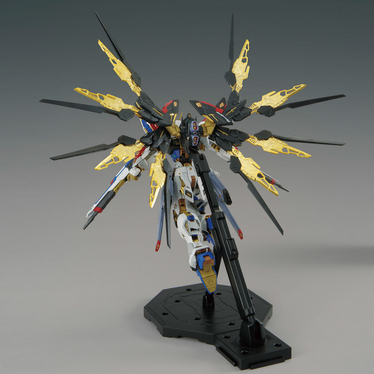 1/100 MGEX ZGMF-X20A Strike Freedom Gundam - Artrovo Gundam