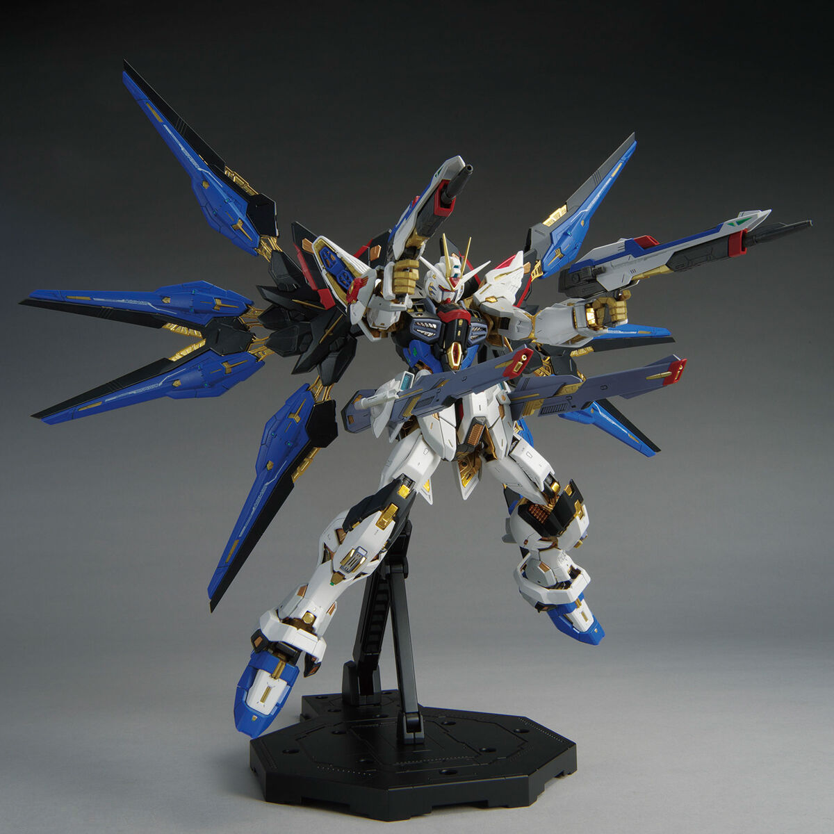 1/100 MGEX ZGMF-X20A Strike Freedom Gundam - Artrovo Gundam