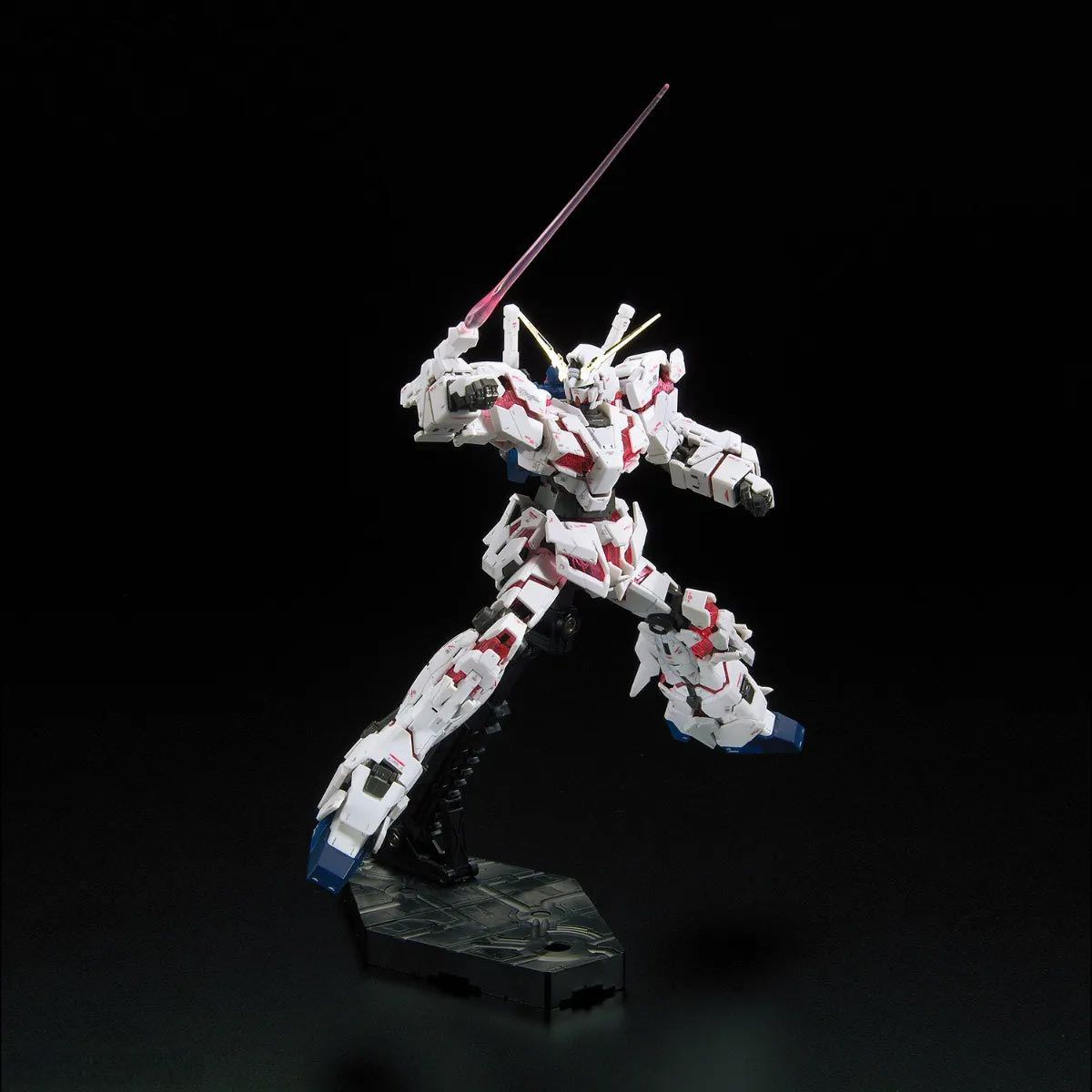 1/144 RG RX-0 Unicorn Gundam - Artrovo Gundam