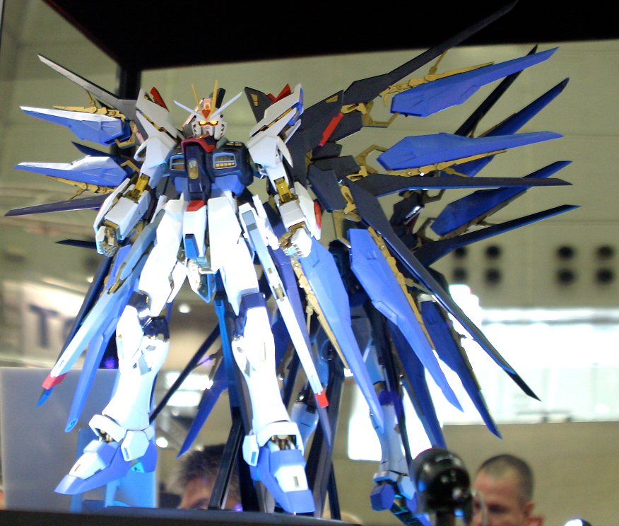 1/60 Perfect Grade Strike Freedom Gundam - Artrovo Gundam