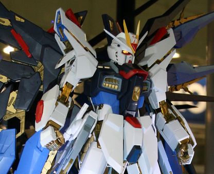 1/60 Perfect Grade Strike Freedom Gundam - Artrovo Gundam