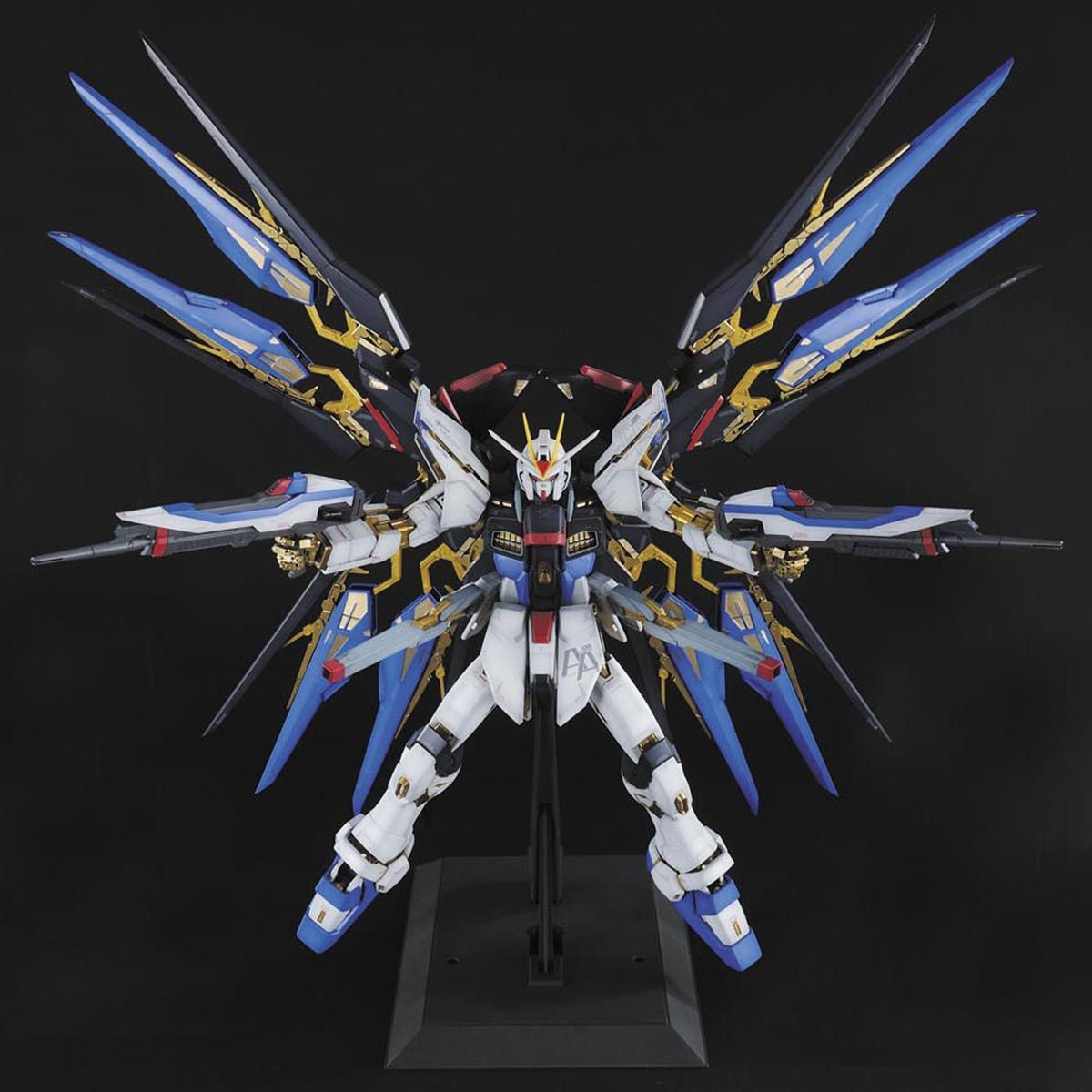 1/60 Perfect Grade Strike Freedom Gundam - Artrovo Gundam