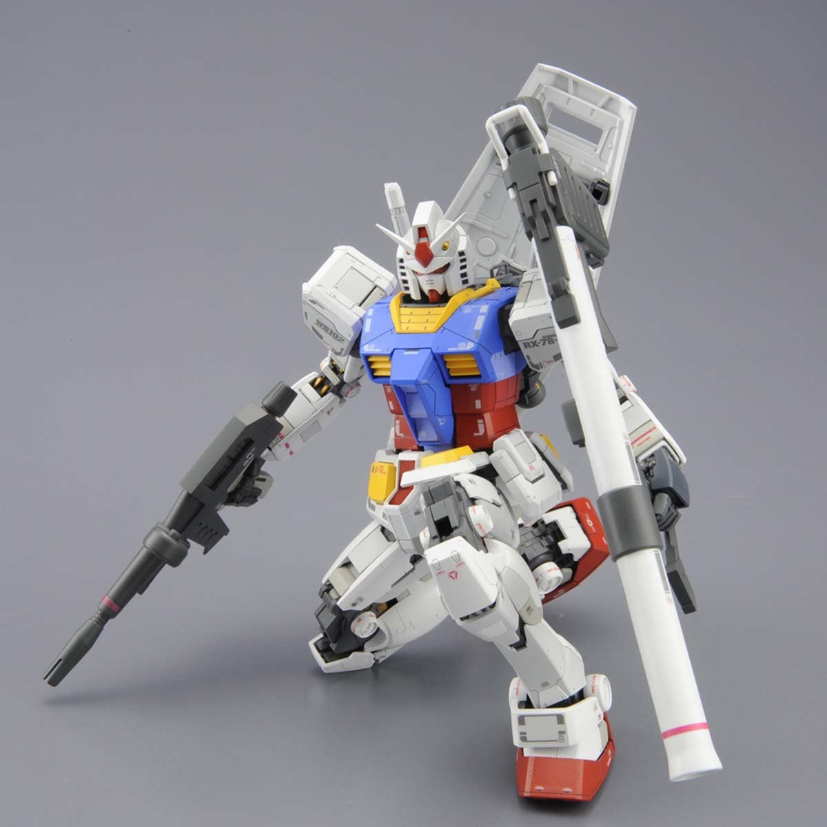 1/100 MG Gundam RX-78-2 Ver. 3.0 - Artrovo Gundam