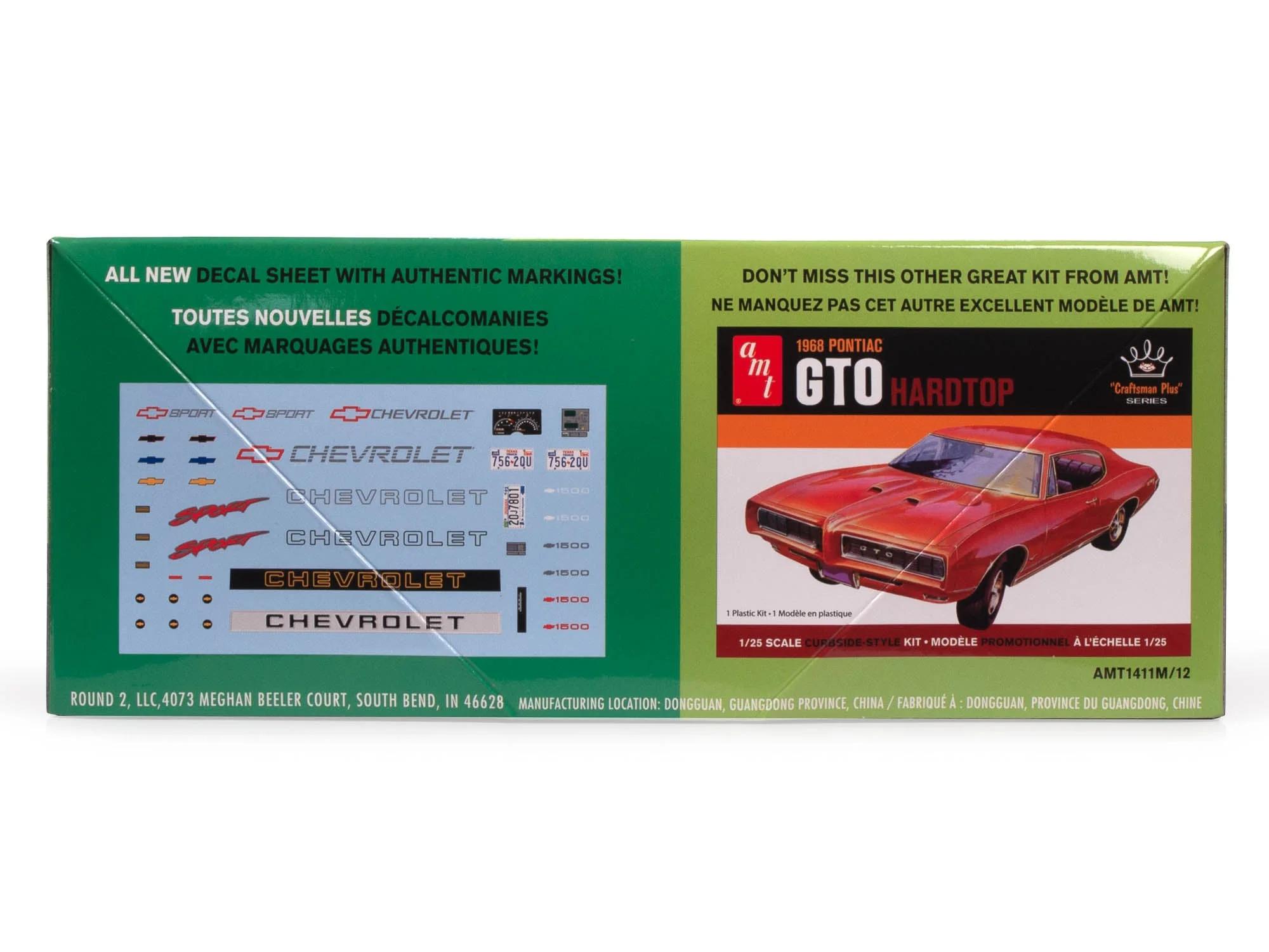 AMT 1/25 92 Chevy Silverado Shortbed P U Model Kit — official product photo 3