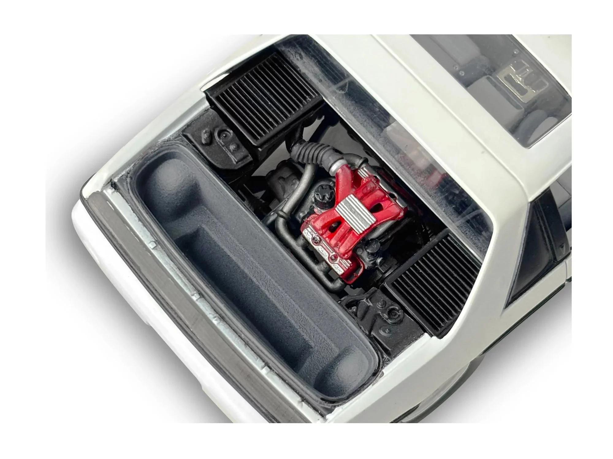 Revell 1/24 1985 Pontiac Fiero Gt Model Kit — official product photo 6