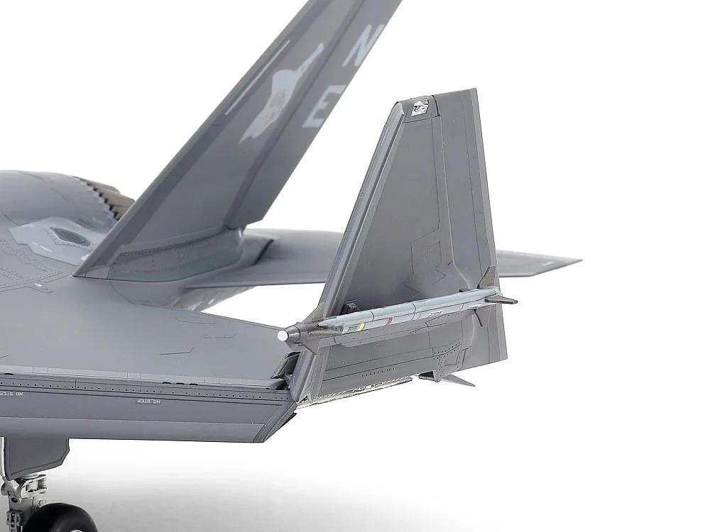 Tamiya 1/48 F-35C Lockheed Martin Lightning II Model Kit — official product photo 3