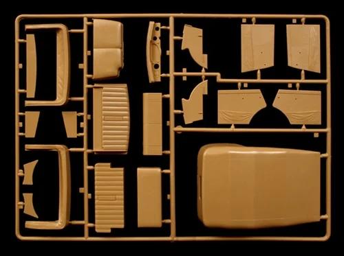 Italeri 1/24 Rolls Royce Phantom II Model Kit — official product photo 2