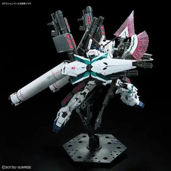 Bandai 1/144 RG Full Armor Unicorn Model Kit — product photo 14