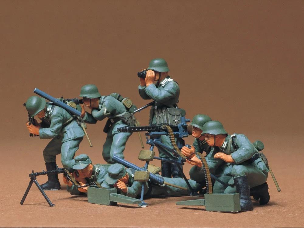 Tamiya 1/35 Ger Machine Gun Troops Model Kit — official product photo 1