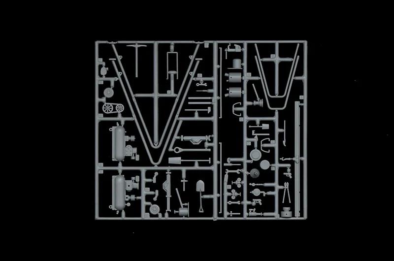 Italeri 1/35 Field Tool Shop Model Kit — official product photo 2