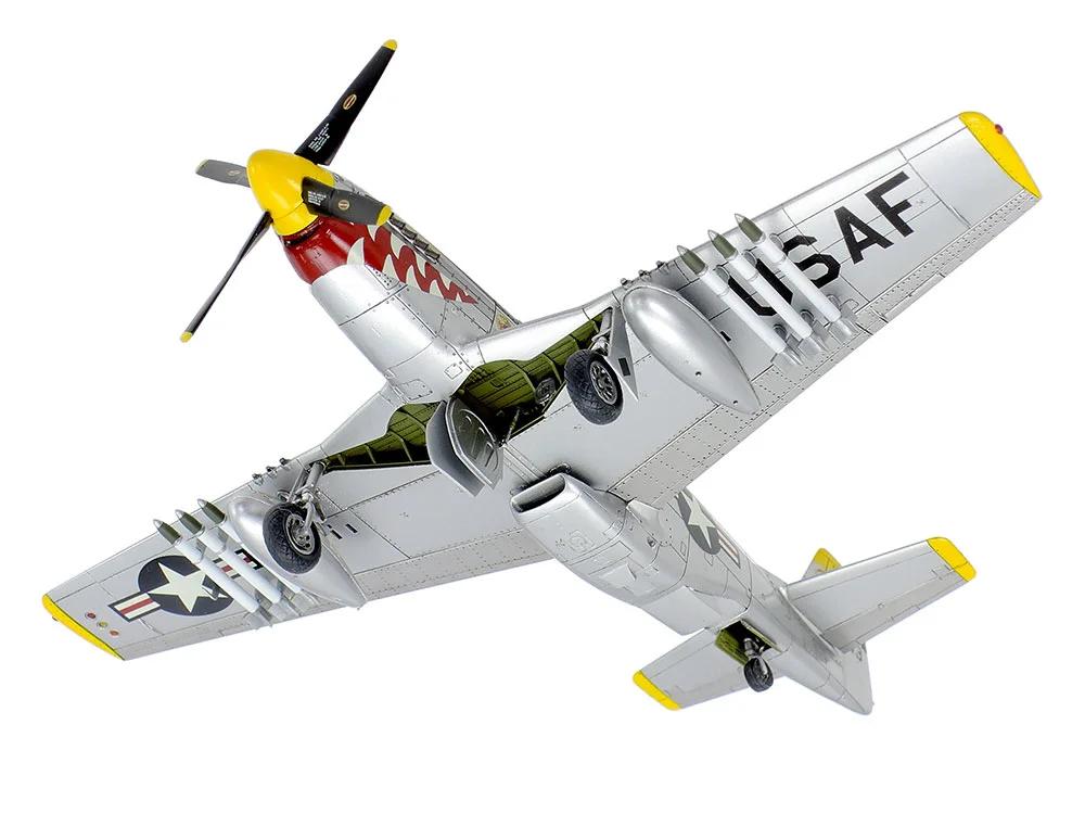 Tamiya 1/72 F-51 Mustang Korean War Model Kit — official product photo 2