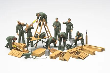 Tamiya 1/48 Tank Crew Field Maint Ger Model Kit — box art