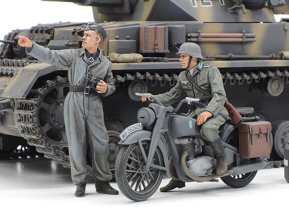 Tamiya Panzerkampfwagen IV Ausf G W Motorcycle Model Kit — official product photo 4