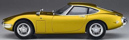 Hasegawa 1/24 Toyota 2000gt Gold W 60s Figure Model Kit — box art