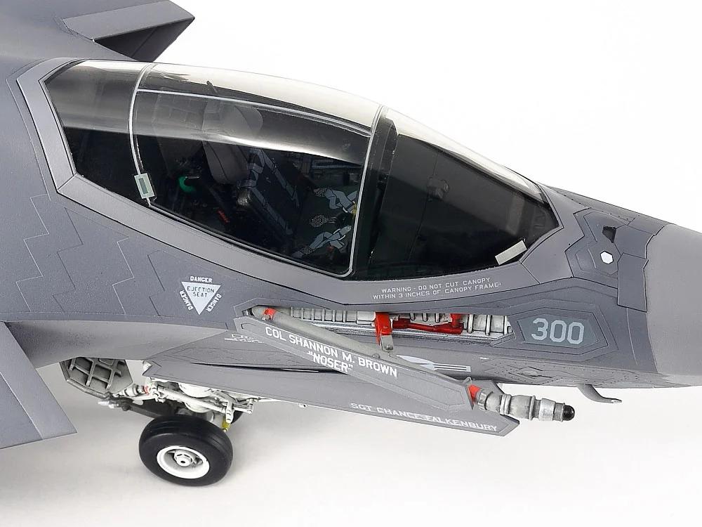 Tamiya 1/48 F-35C Lockheed Martin Lightning II Model Kit — official product photo 5