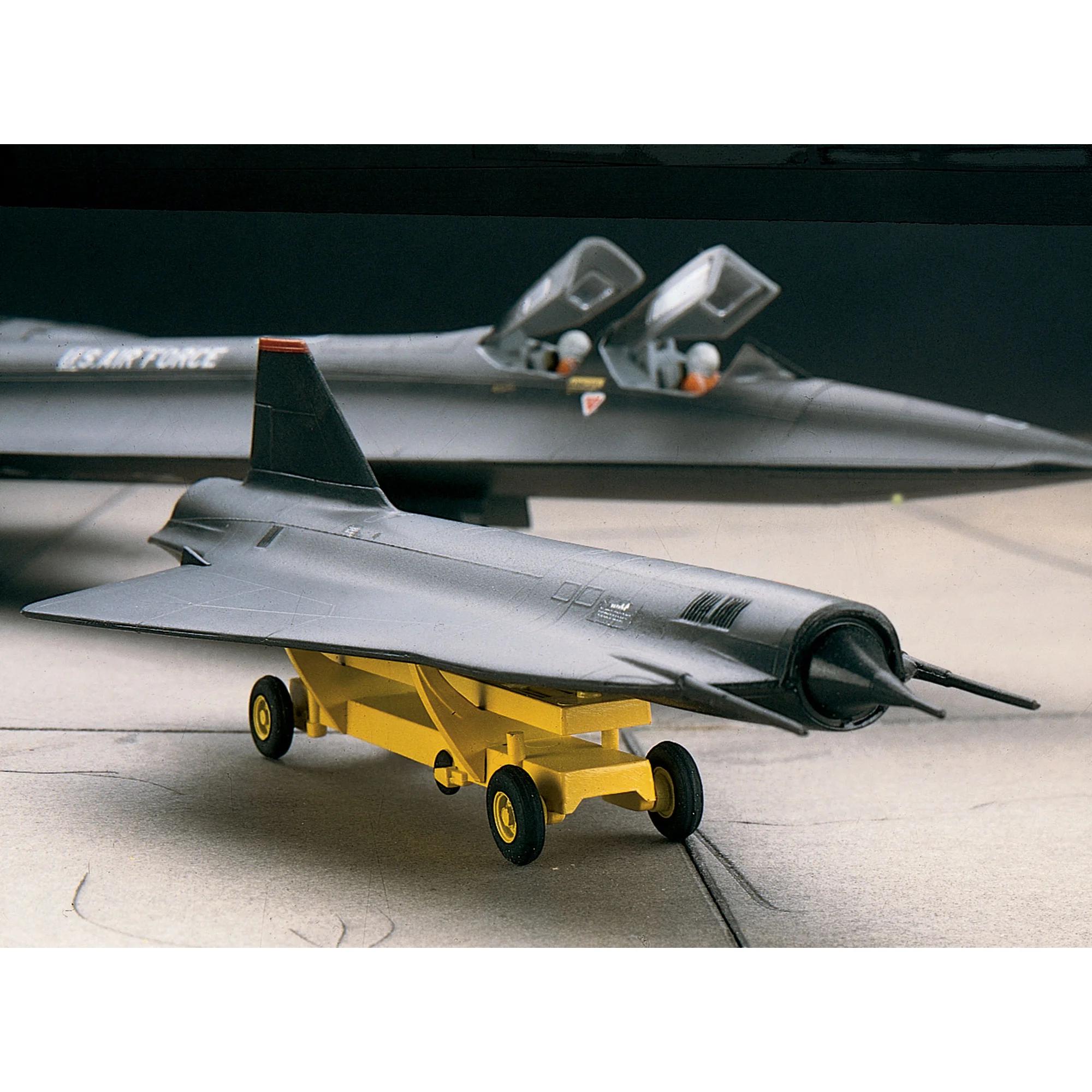 Revell 1/72 Sr-71a Blackbird Model Kit — official product photo 4