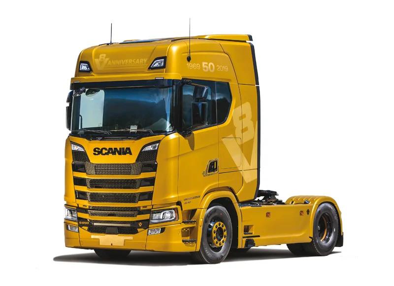 Italeri 1/24 Scania S730 Highline 4x2 Anniv Ed Model Kit — official product photo 1