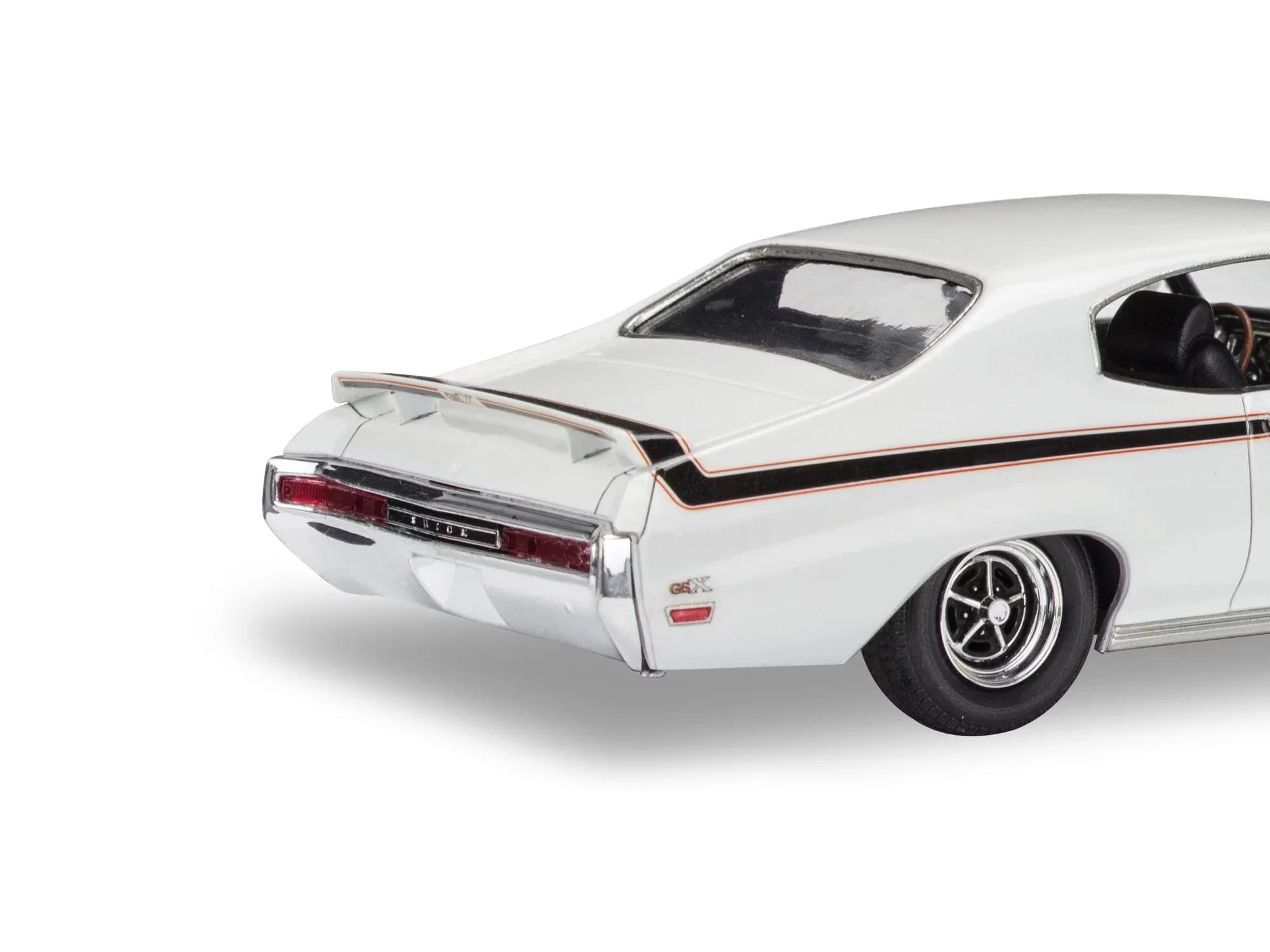 Revell 1/24 70 Buick Gsx 2n1 Model Kit — official product photo 5