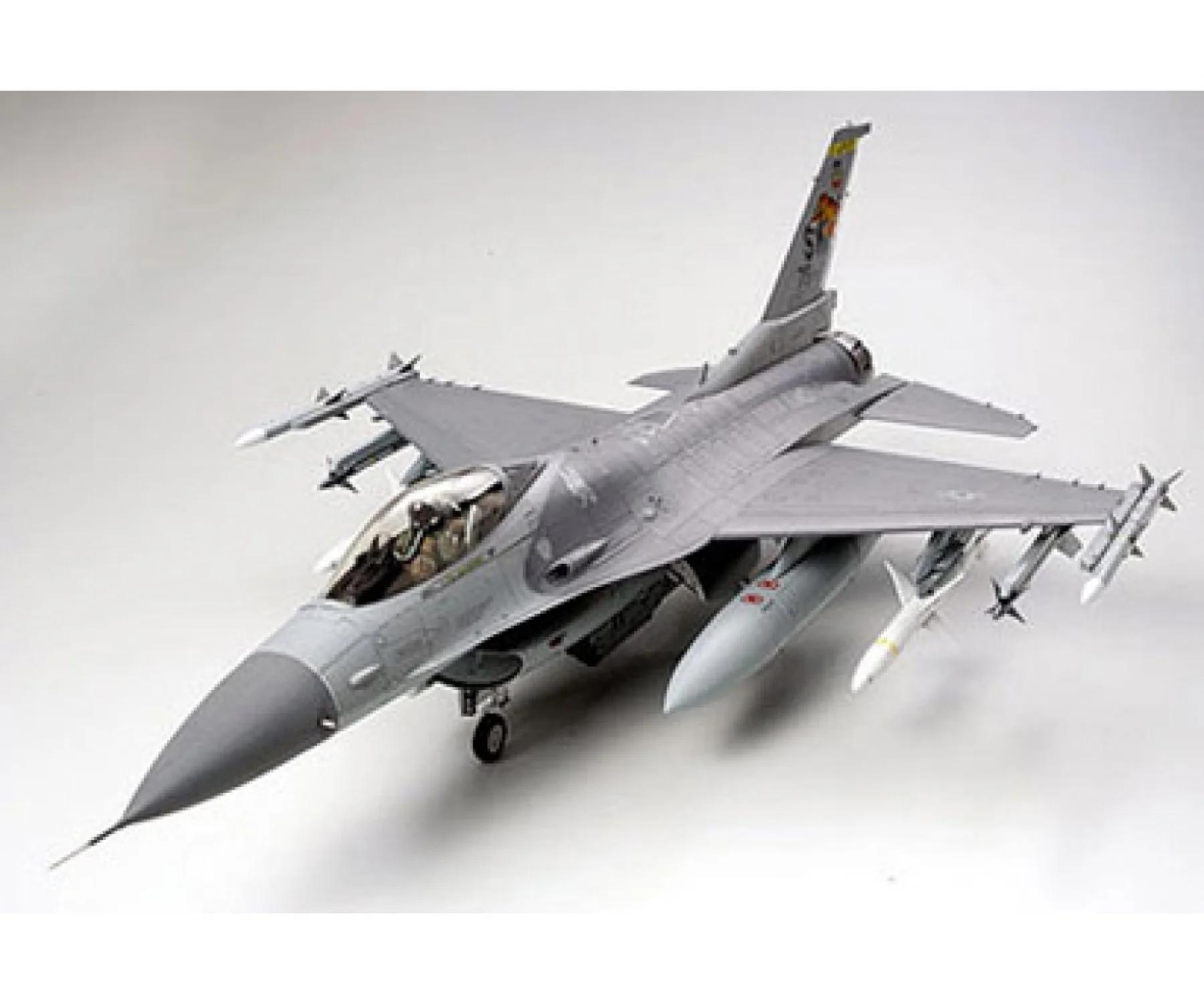 Tamiya 1/32 F-16cj Fighting Falcon Model Kit — official product photo 1