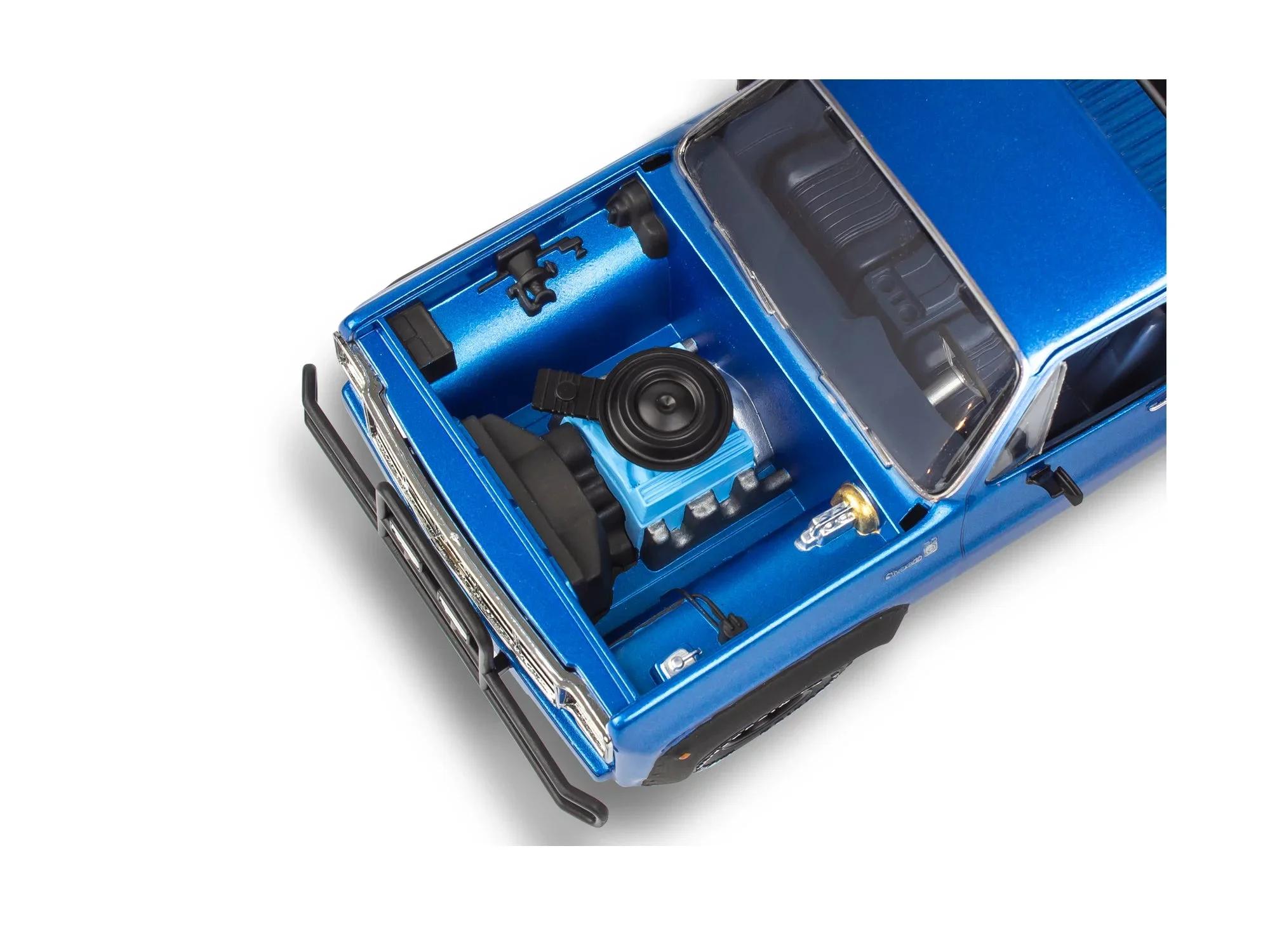Revell 1/24 78 Chevy 4x4 W Virage Trailer Model Kit — official product photo 4