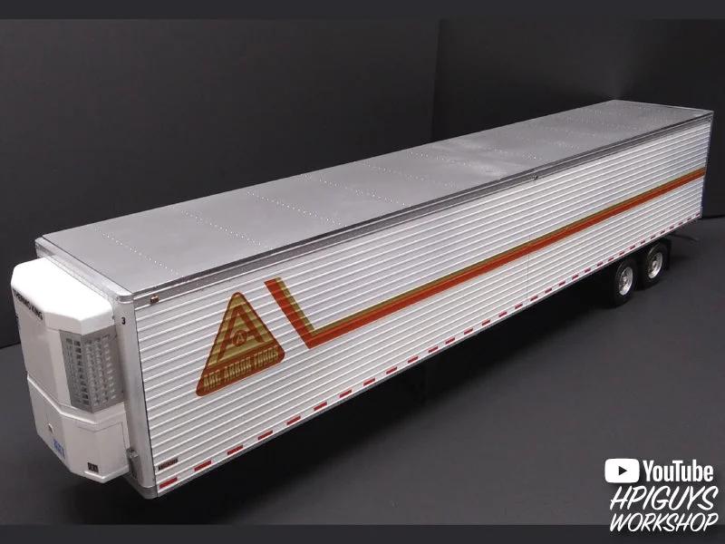 AMT 1/24 Reefer Semi Trailer Model Kit — official product photo 6