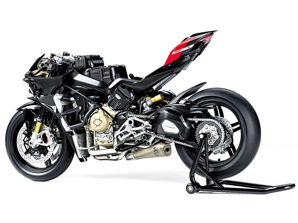 Tamiya 1/12 Ducati Superleggera V4 W Racing Model Kit — official product photo 4
