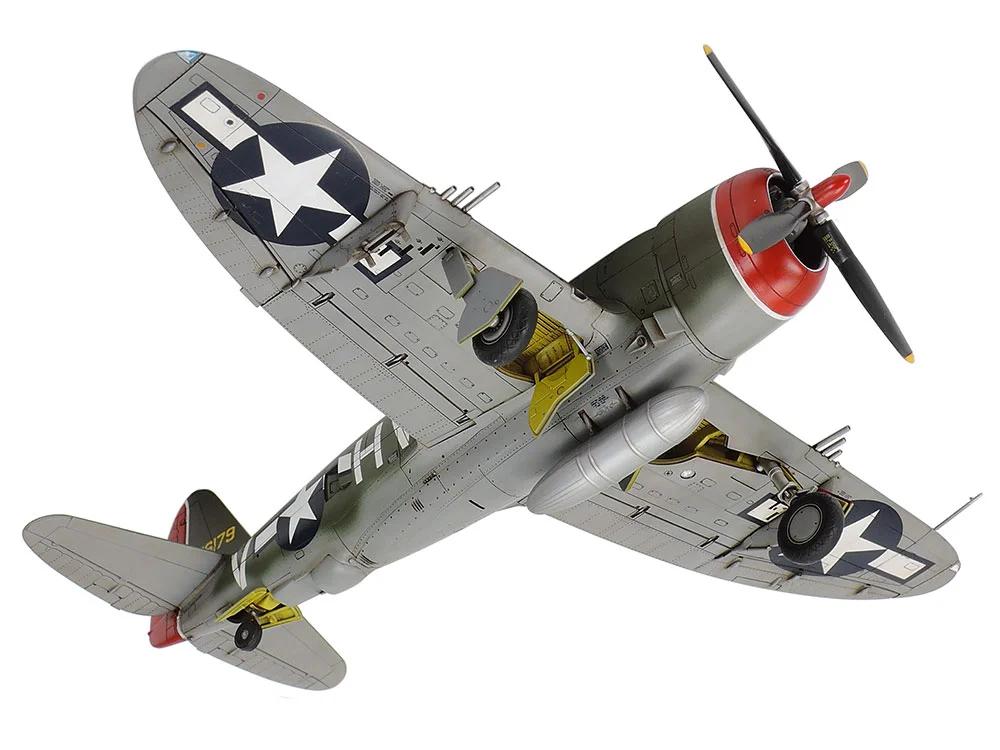Tamiya 1/72 P-47D Thunderbolt Model Kit — official product photo 3