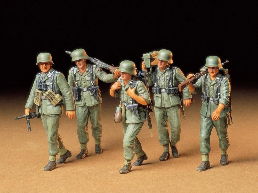 Tamiya 1/35 German Machine Gun Crew Model Kit — official product photo 1