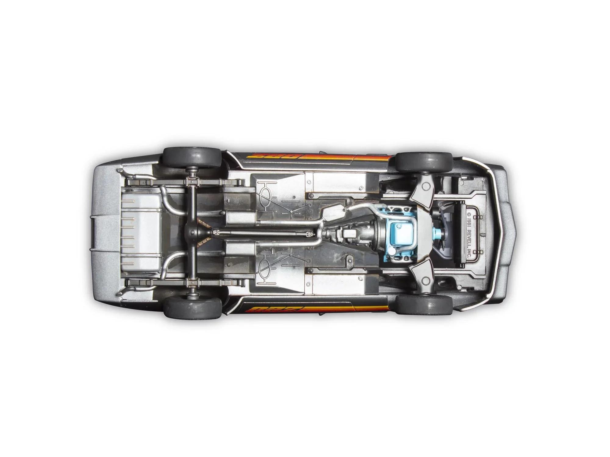 Revell 1/25 Z-28 81 Camaro Model Kit — official product photo 4