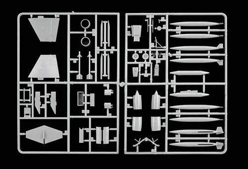 Italeri 1/72 F-104G Recce Model Kit — official product photo 4