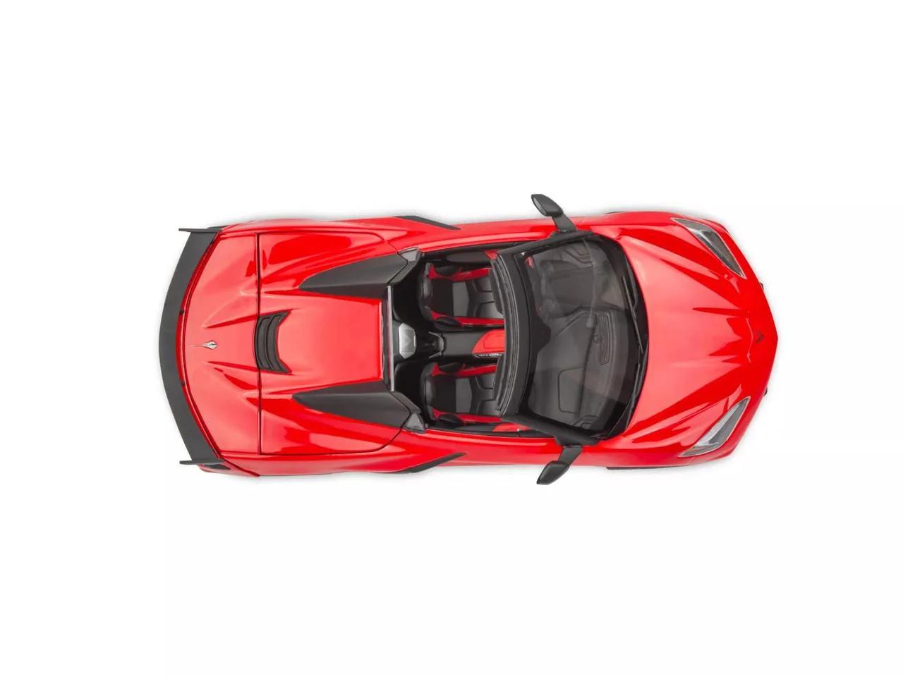 Revell 1/24 22 Corvette Hardtop Conv Model Kit — official product photo 3
