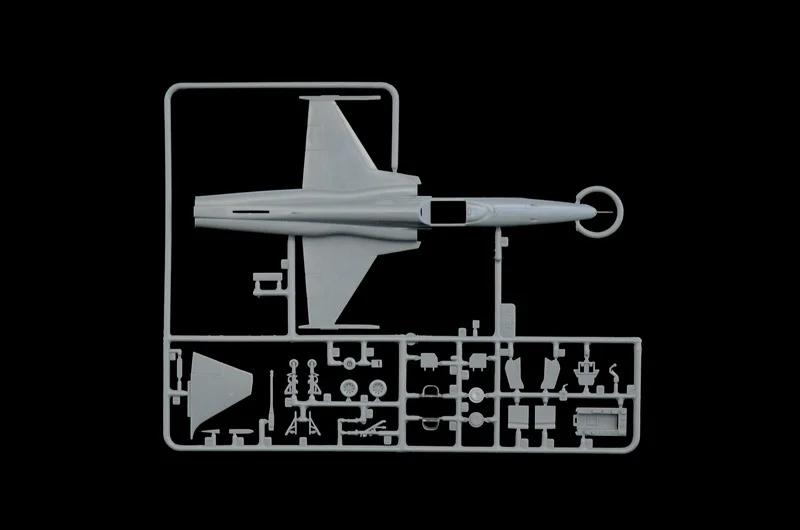 Italeri 1/72 F-5E Swiss Air Force Model Kit — official product photo 4