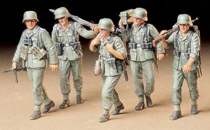 Tamiya 1/35 German Machine Gun Crew Model Kit — box art