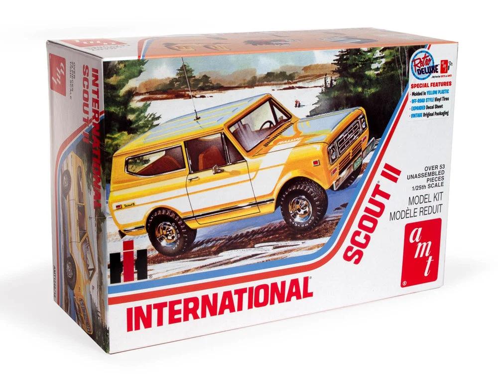 AMT 77 International Harvester Scout II Model Kit — official product photo 1