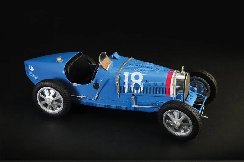 Italeri 1/12 Bugatti 35b Model Kit — official product photo 3
