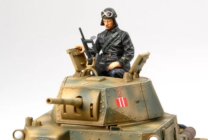 Tamiya Italian Carro Armato M13 40 35 Model Kit — official product photo 3