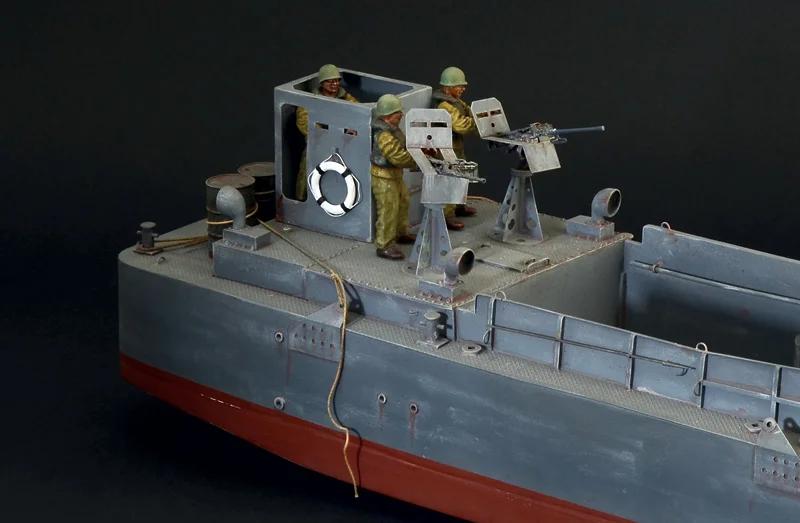 Italeri 1/35 LCM-3 Landing Craft Model Kit — official product photo 6