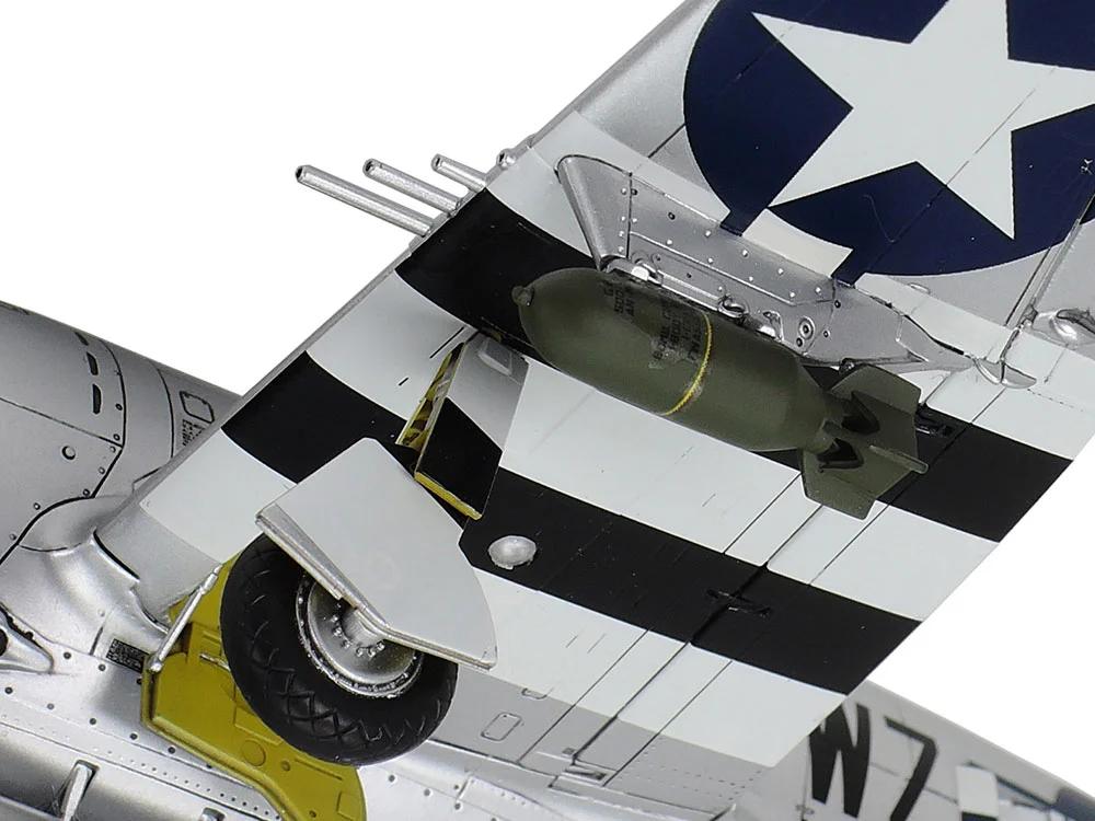 Tamiya 1/72 P-47D Thunderbolt Model Kit — official product photo 5