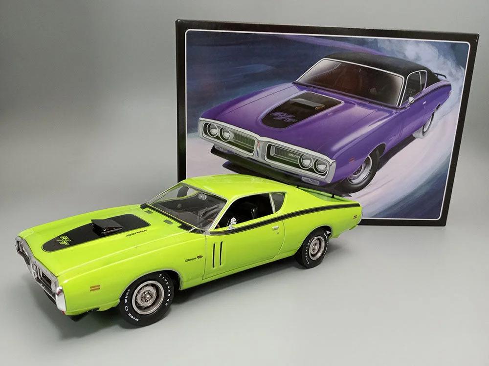 AMT 1/25 71 Dodge Hemi Charger R T Model Kit — official product photo 5