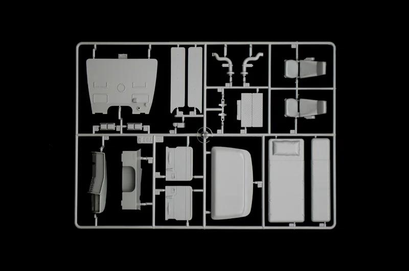 Italeri 1/24 Classic Western Star Model Kit — official product photo 4