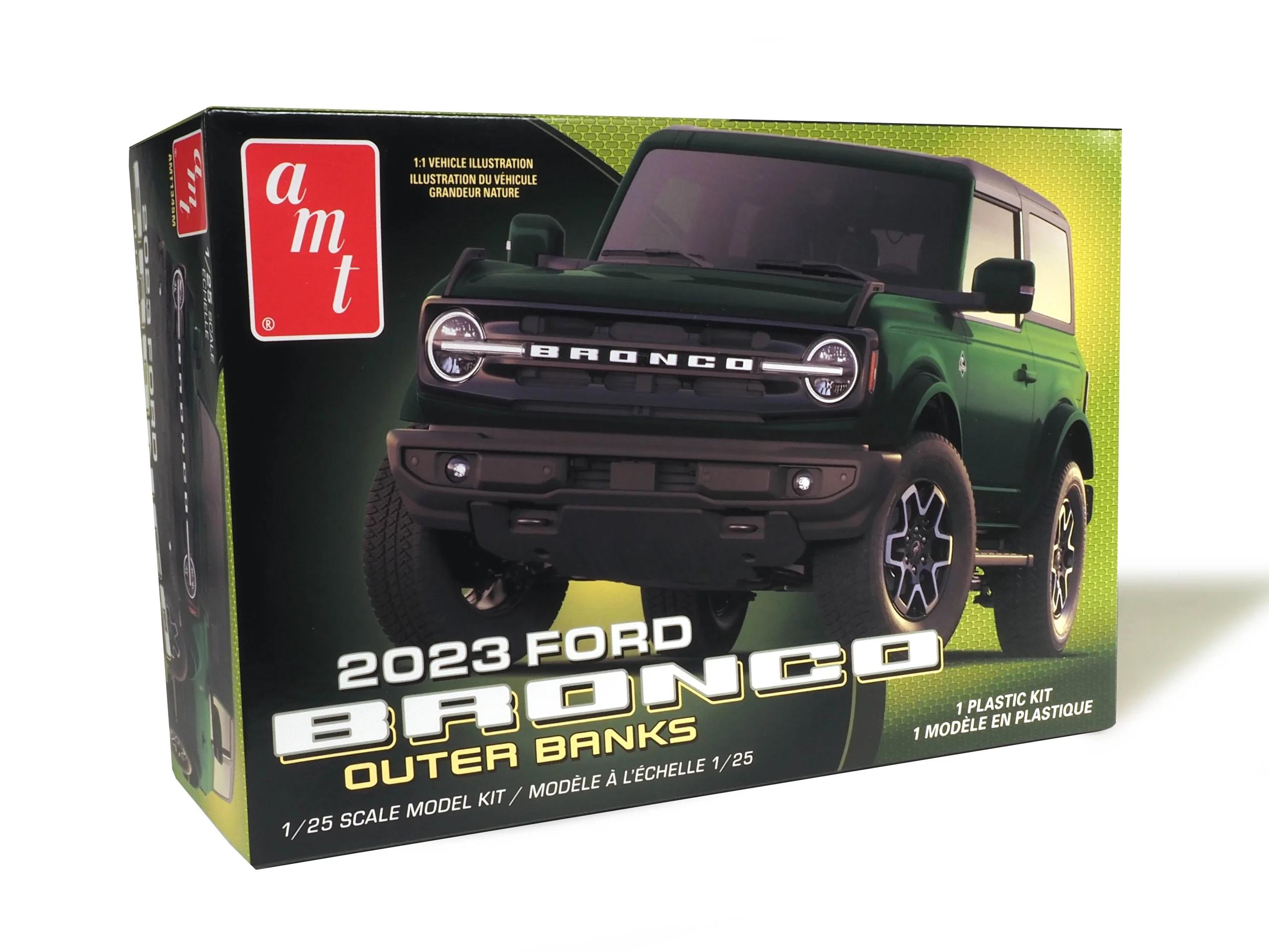 AMT 1/25 2023 Ford Bronco Outer Banks Model Kit — official product photo 1
