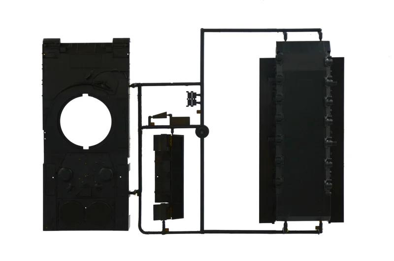 Italeri 1/35 Leopard 2a4 Tank Model Kit — official product photo 4