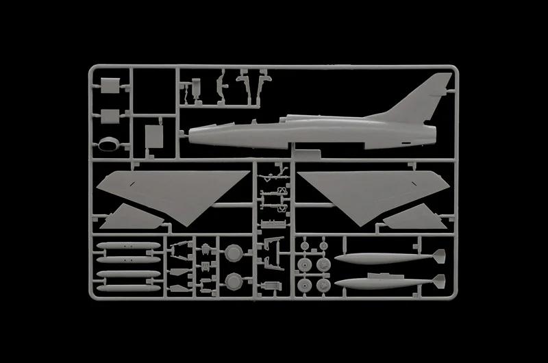 Italeri F100f Supersabre USAF Fghtr 72 Model Kit — official product photo 6