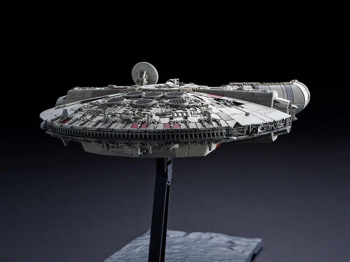 Bandai 1/144 Millennium Falcon Rise Skywalker Model Kit — product photo 3