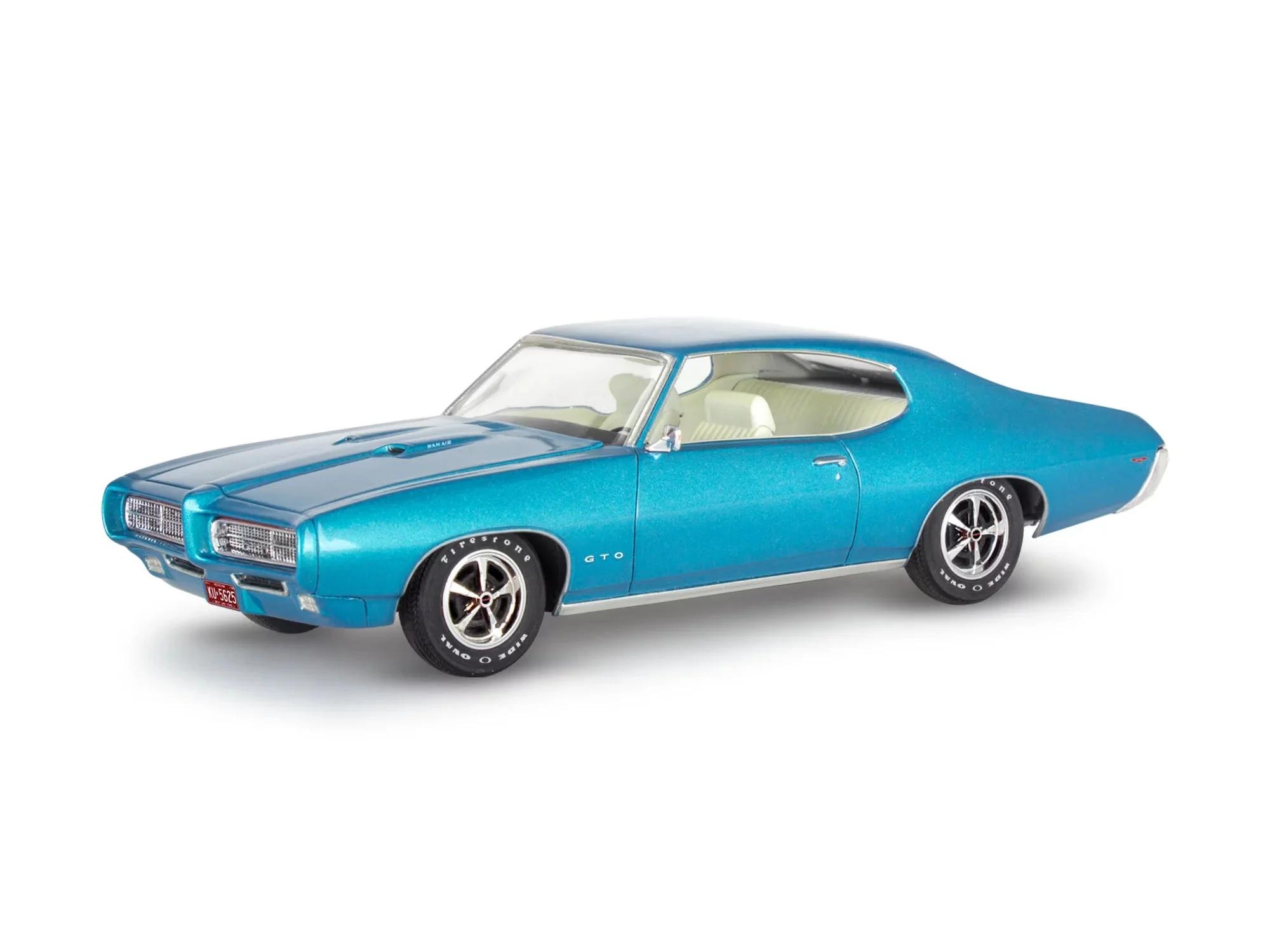 Revell 1/24 69 Pontiac Gto Model Kit — official product photo 2