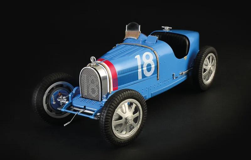 Italeri 1/12 Bugatti 35b Model Kit — official product photo 4