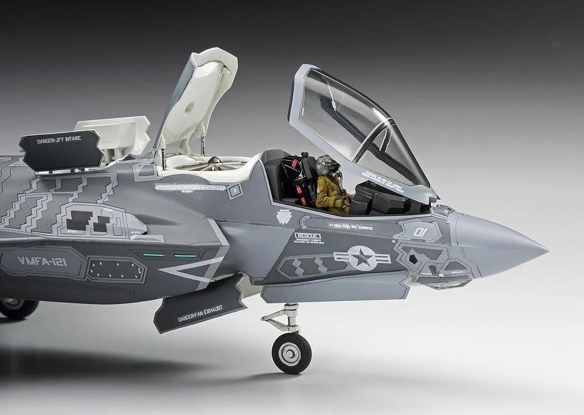 Hasegawa 1/72 F-35 Lightning II B Model Kit — official product photo 5