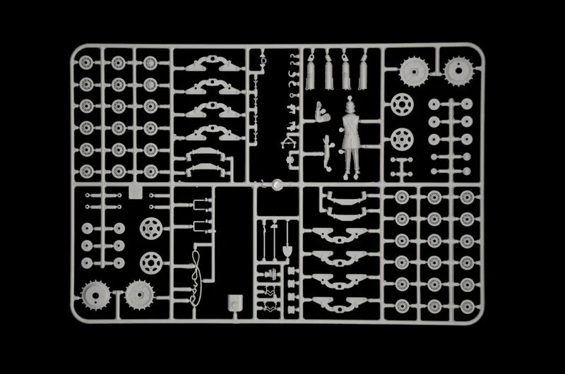 Italeri 1/35 M14 41 Med Italian Tank Model Kit — official product photo 5