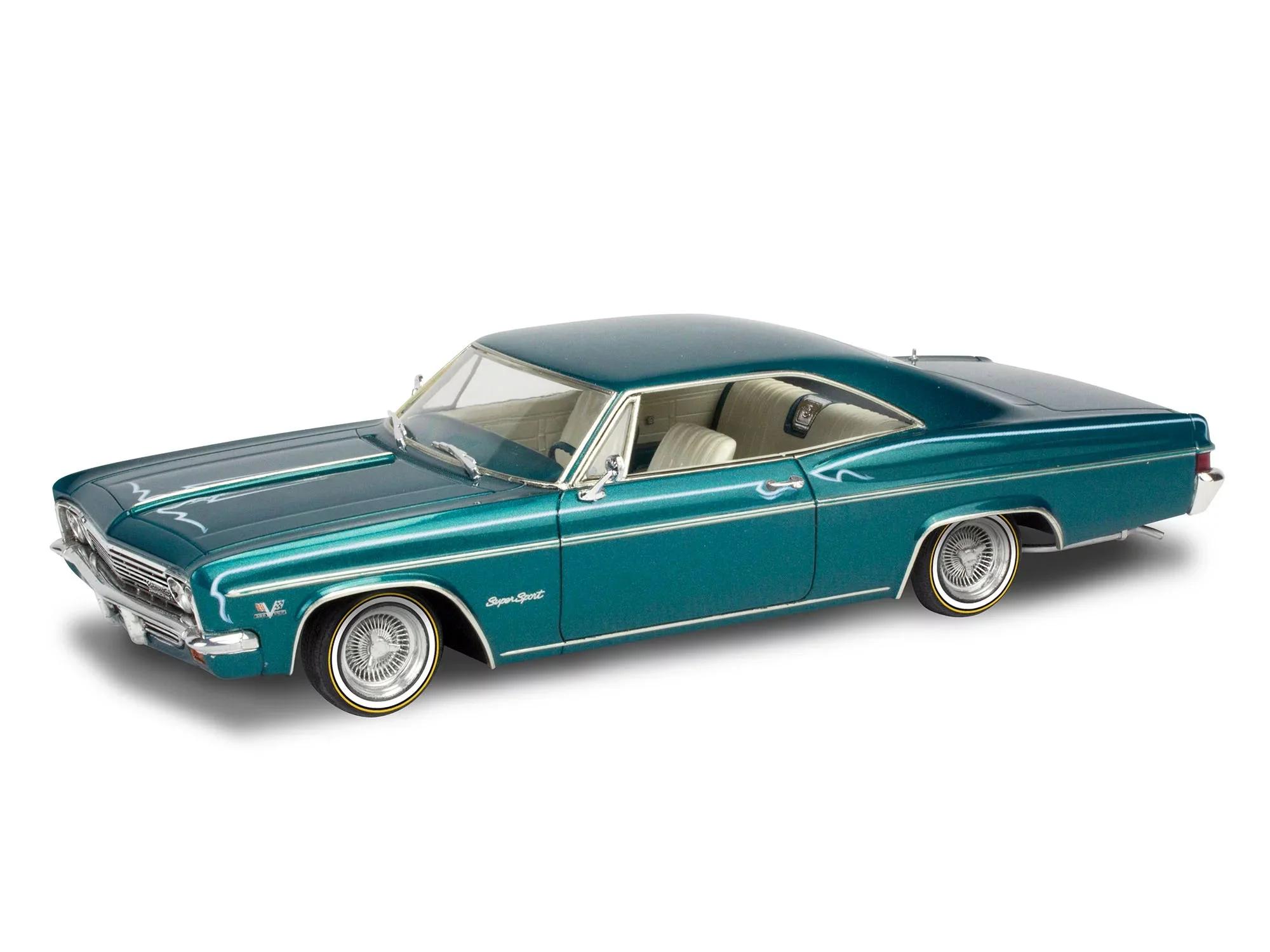 Revell 1/25 66 Chevy Impala Ss 396 2n1 Model Kit — official product photo 1