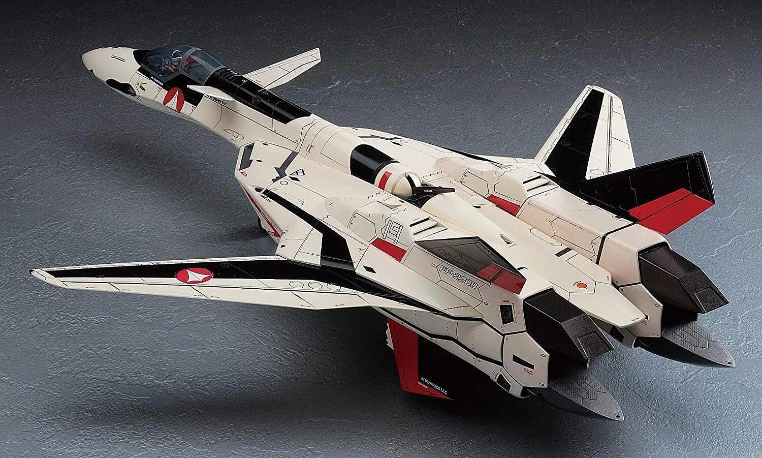 Hasegawa 1/48 Macross Plus Yf19 Advanced Fighter Model Kit — official product photo 3